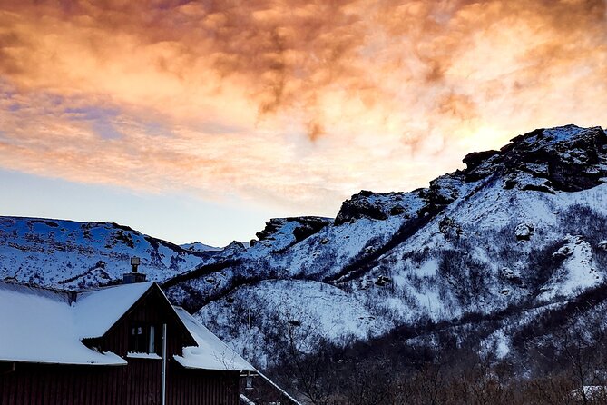 Glacier Express Jeep & Hiking Tour - Local Icelandic Guide - The local touch: sagas, trolls, and a little humor