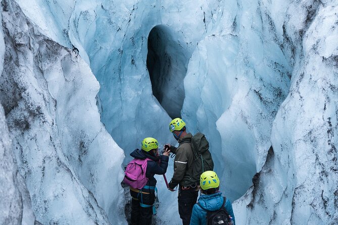 Glacier Hike Experience on Sólheimajökull - Meet on location - The 35-minute walk to the ice