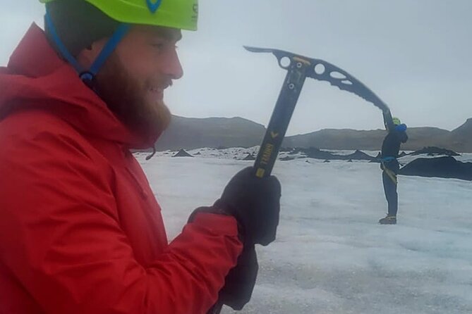 Glacier Hike Experience on Sólheimajökull - Meet on location - A 20-minute briefing before the crampons go on