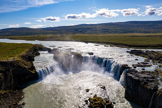 Goðafoss Waterfall from Akureyri Port - Coffee, pastry, and a warm pause at Hotel Goðafoss