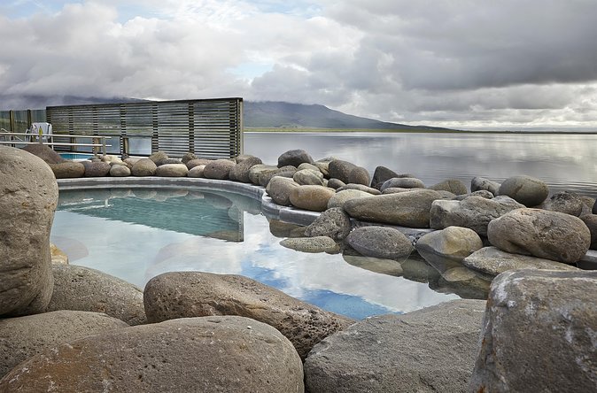 Golden Circle and Fontana Geothermal Spa Day Trip from Reykjavik - Starting at BSÍ and settling into the day