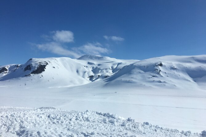 Golden Circle and Glacier Super Jeep Adventure - The guides make the day more personal