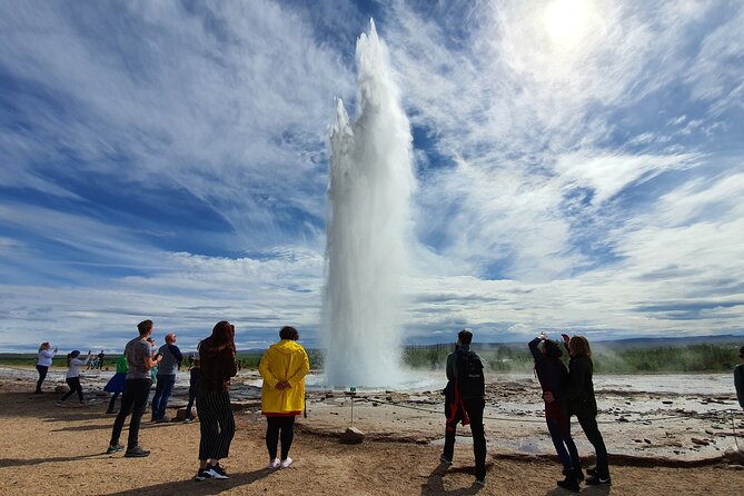 Golden Circle and Kerid Volcanic Crater Small-Group Day Tour - Why this eight-hour route works well