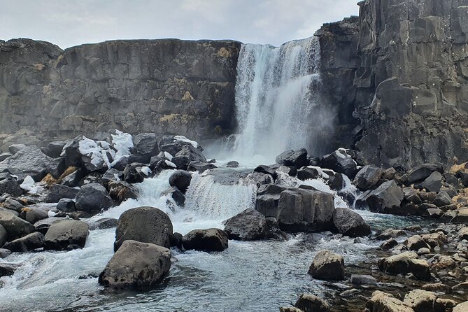 Golden Circle German-speaking small group tour from Reykjavík - Þingvellir connects Icelandic history and plate movement