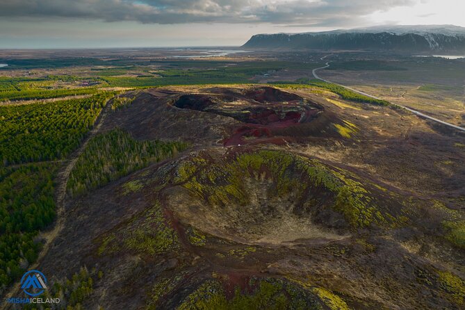 Golden circle Iceland - Kerid Crater gives the morning a volcanic start