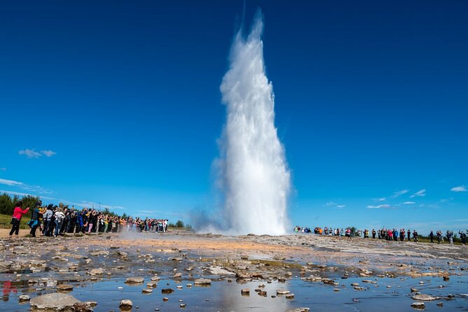 Golden Circle & Northern Lights Tour from Reykjavik - Kerid Crater and its blue-green lake