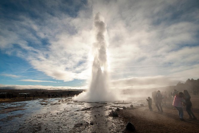 Golden Circle, Secret Lagoon and Kerid Crater Tour from Reykjavik - Kerid Crater and the shape of a volcano