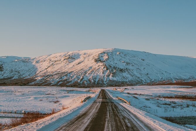 Golden Circle, Secret Lagoon & Friðheimar (Small Group) - Þingvellir: parliament and moving continents