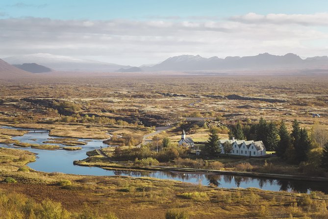 Golden Circle Tales, Tomato Farm & Kerid – Small Group from RVK - Geysir: watch Strokkur do the work