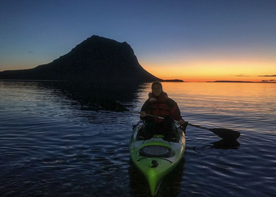 Grundarfjörður: Midnight Sun Kayaking Adventure - Paddling toward Seal Skerry