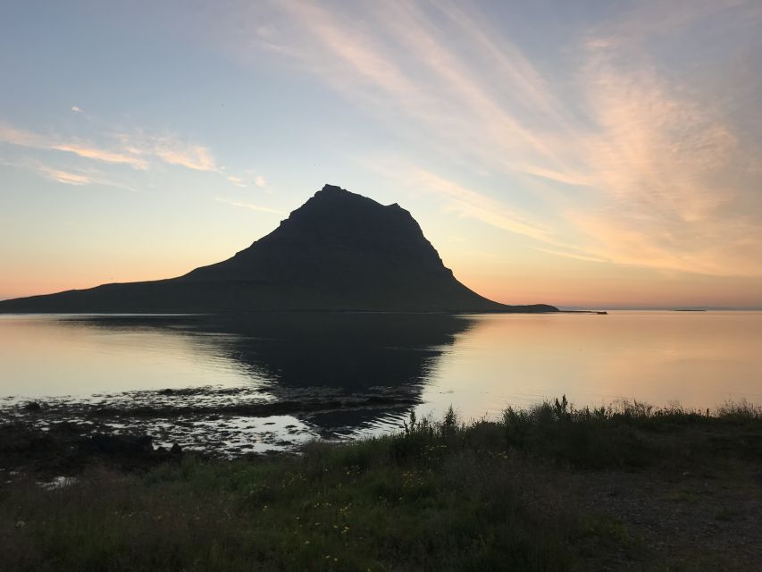 Grundarfjörður: Midnight Sun Kayaking Adventure - Warm drinks, chocolate, and the return to shore