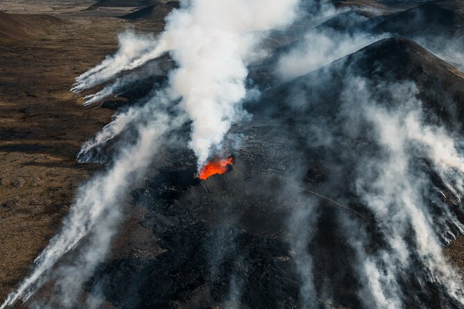 Helicopter Tour Over Iceland’s Reykjanes Volcano Eruption Site - What the possible landing adds