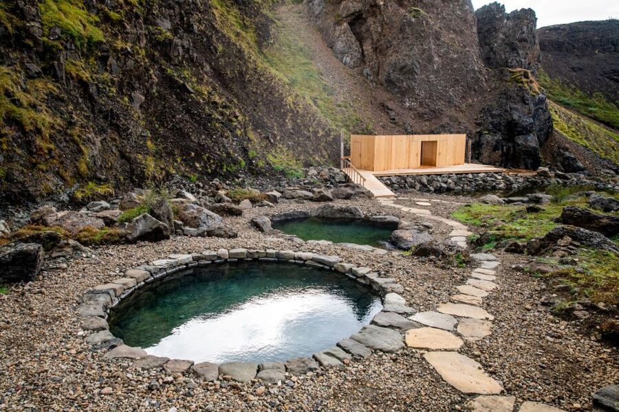 Husafell: Canyon Baths Soak with Short Highlands Hike - Why the remote setting matters