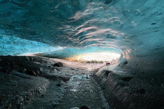 Ice Cave and Glacier Exploration Tour of Vatnajökull from Jökulsárlón - Small groups make the cave visit better