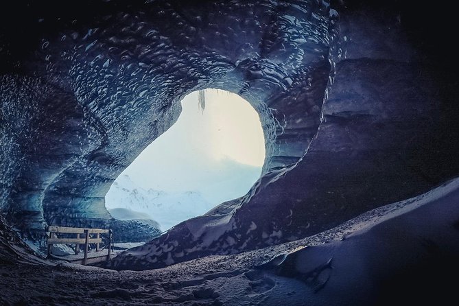 Ice Cave at Katla Volcano - Weather, safety, and clothing