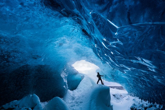 Ice Cave Tour in the National Park of Vatnajökull - Reaching Jökulsárlón for the morning start
