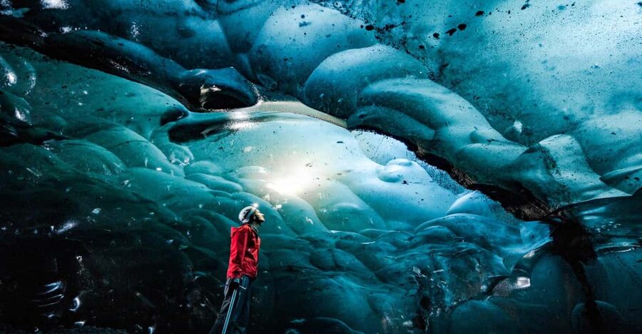 Iceland 3-Day Tour Golden Circle, Glacier Lagoon, & Ice Cave - Day two: black sand, floating ice, and a natural ice cave