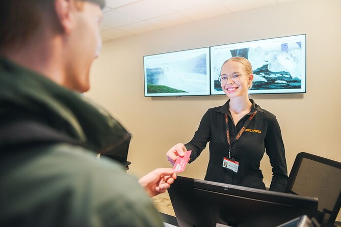 Iceland Airport Transfer from Reykjavík Hotels to KEF Airport - What can go wrong, and how to reduce the risk