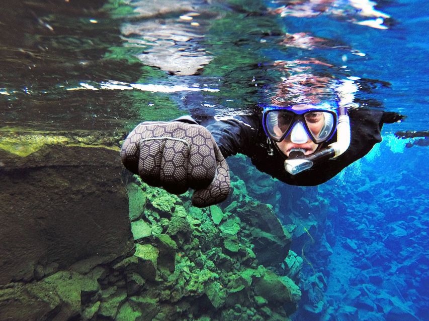 Iceland: Silfra Snorkeling Tour and Sky Lagoon Spa Combo - Moving through the Silfra fissure