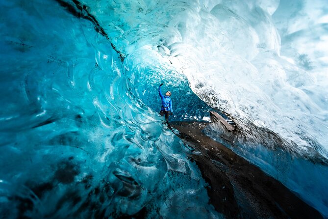 Jökulsárlón: Blue Ice Cave and a Long Glacier Hike - What makes the remote cave special