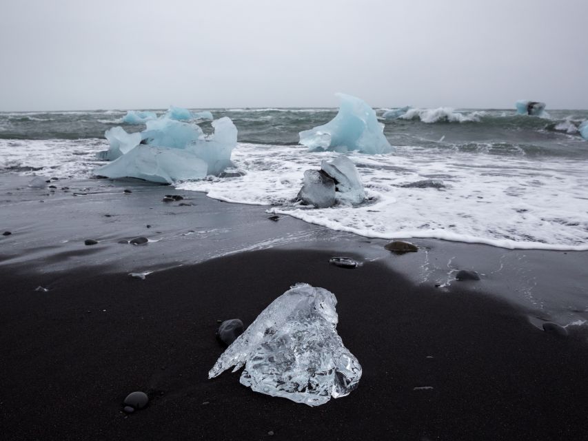 Jökulsárlón Floating Glacier & Diamond Beach Day Tour - Jökulsárlón, Iceland’s floating ice theater