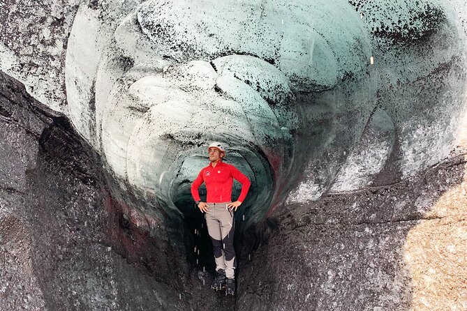 Katla Ice Cave & South Coast Day Tour from Reykjavik - Skógafoss: a powerful first stop