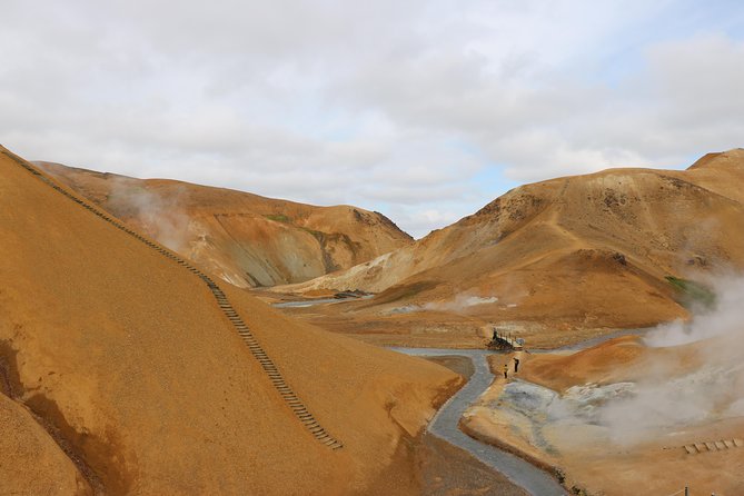 Kerlingarfjöll Highlands Day Tour in a 4X4 from Akureyri - The road to Kerlingarfjöll and its wild colors