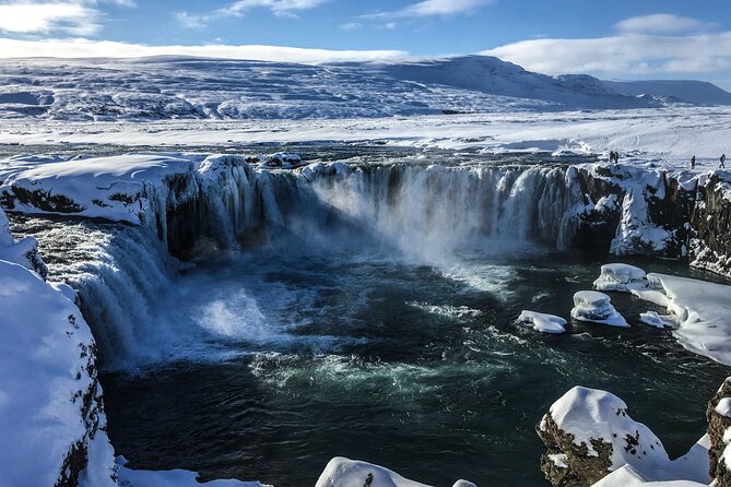 Lake Myvatn and Godafoss Waterfall for Cruise Ships from Husavik - The long road to Lake Myvatn