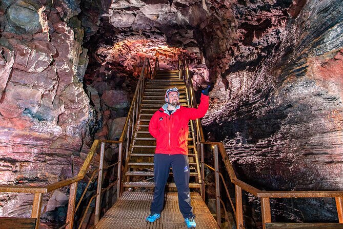 Lava Caving Experience - The smaller cave and the details worth watching for