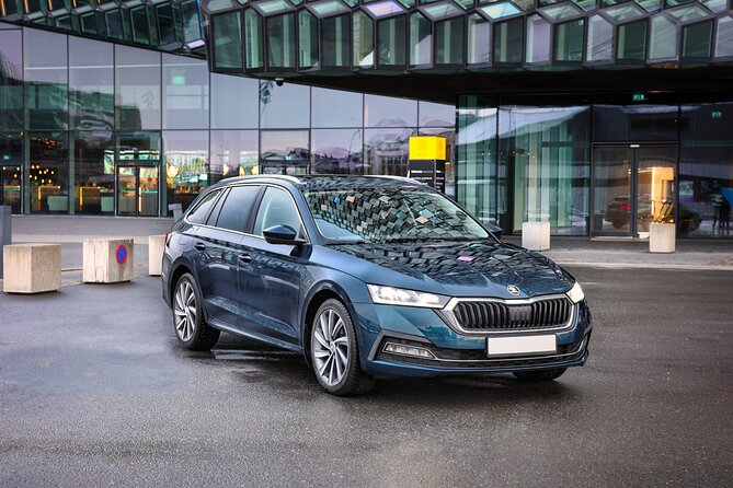 Luxury Private Transfer from Reykjavik to Keflavik Airport - A calm final ride from Reykjavik to Keflavik