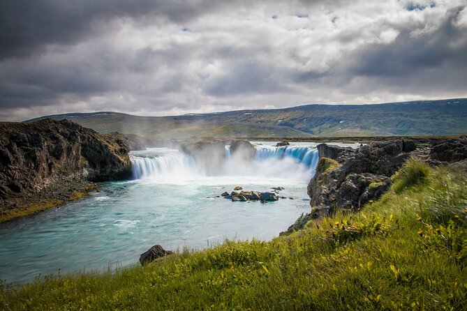Myvatn Nature Baths & Goðafoss Waterfall Akureyri Shore Excursion - The bus ride is part of the value