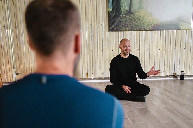 Nature Cold Therapy & Sauna - Starting with breathwork at Andri’s Reykjavik studio