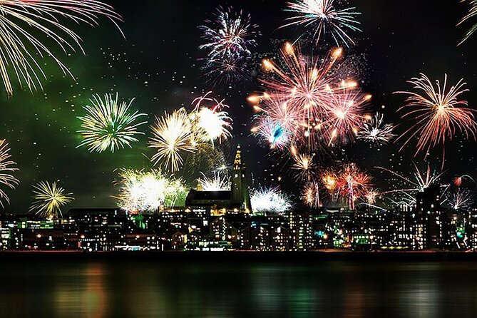 New Years Fireworks by Boat from Reykjavik - What the fireworks look like at midnight