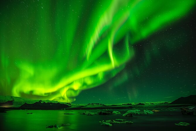 Northern Lights 3 Hours Private tour - What the guide adds to a dark, uncertain night