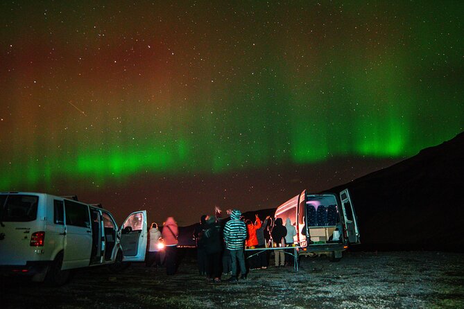 Northern Lights 4x4 Tour with Pastries and Cocoa from Reykjavik - Who should book this Reykjavik aurora tour