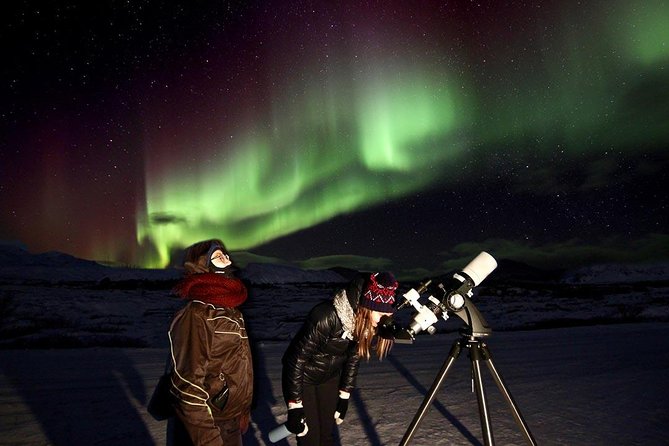 Northern Lights and Stargazing Small-Group Tour with Local Guide - Aurora photos without managing your camera