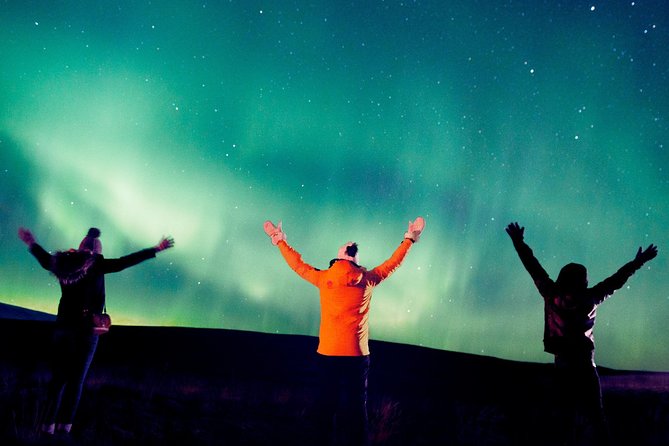 Northern Lights Bus Tour from Reykjavik with Hot Chocolate - What the northern lights search is really like