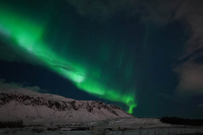 Northern Lights In luxury off-road SUV with Photos and Treats - Cold-weather comforts and small treats