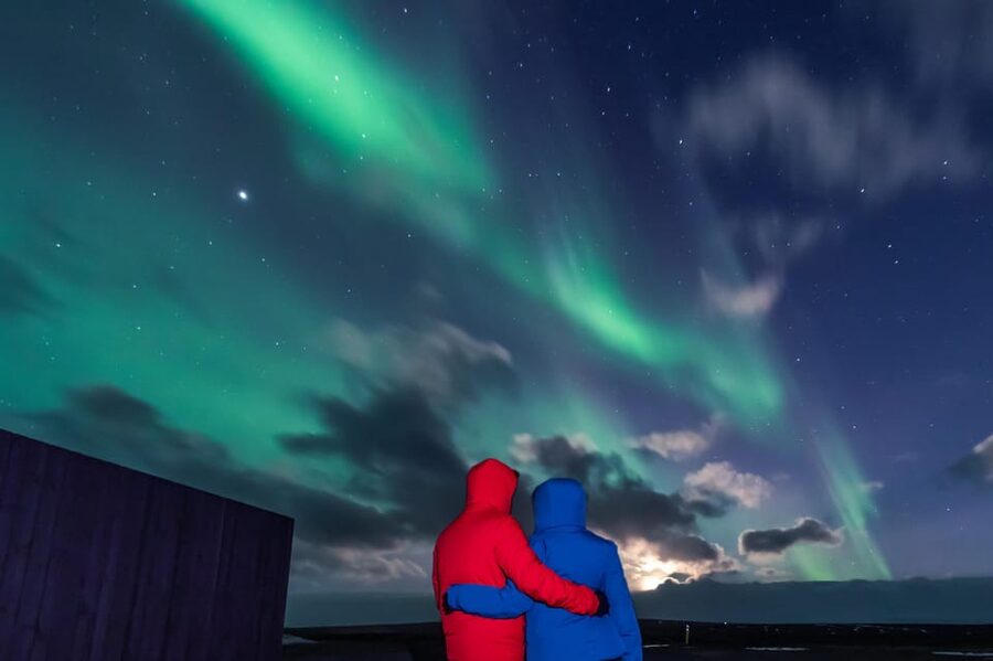 Northern Lights in Mini Bus, Photos, Hot Cocoa and Pastries - Practical details that shape the night
