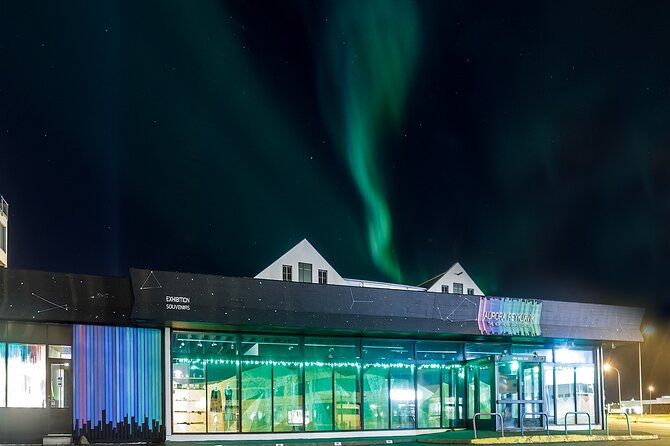 Northern Lights Small Group Tour from Reykjavik with Free Photos - Photography help, portraits, and realistic expectations