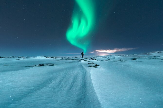 Northern Lights Small-Group Tour with Free Photos & Hot Chocolate - Hot chocolate, chocolate, and the cold