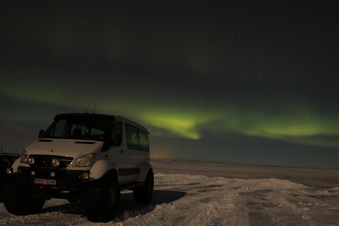 Northern Lights Super Jeep Guided Tour with Hot Drink & Snack - Leaving Reykjavik for a quieter Aurora search