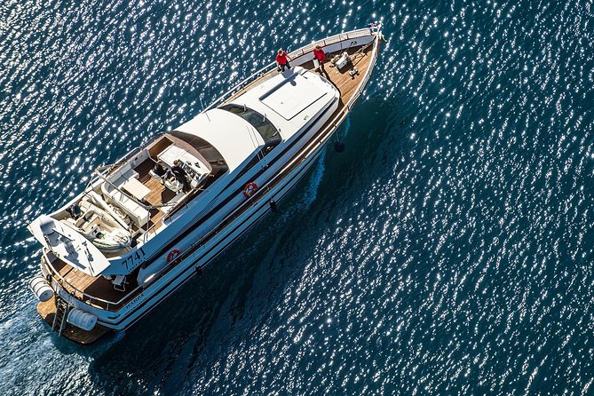 Northern Lights Yacht Cruise - Group size and boat choice