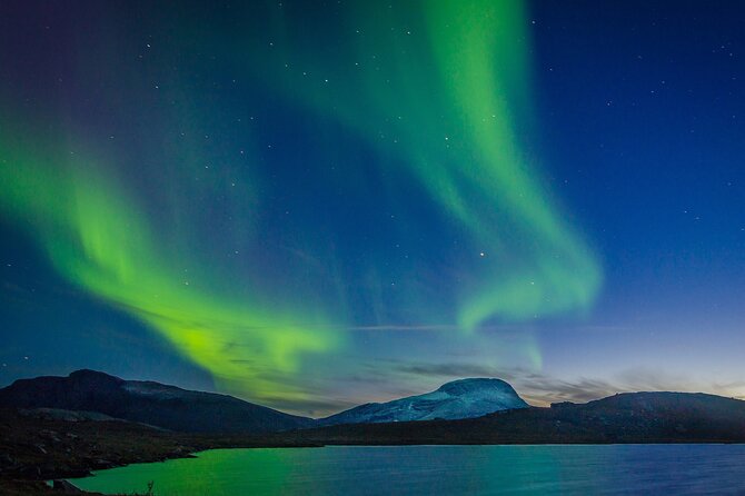Northern Lights Yacht Cruise in Reykjavik - Waiting for the aurora on a moving boat