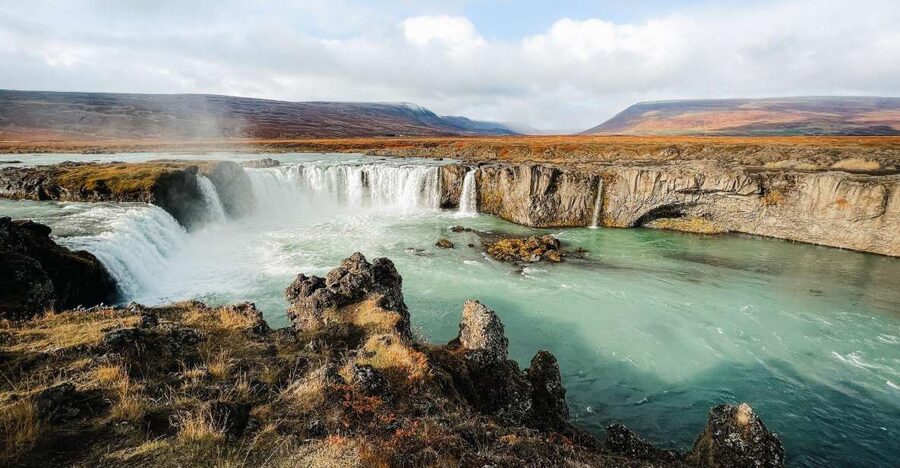Port Akureyri: Godafoss Waterfall, Myvatn and Baths Tour - Skútustaðagígar and the strange shape of Mývatn