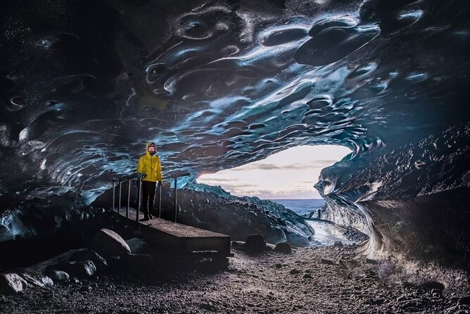 Premium Ice Cave Tour Vatnajokull Iceland - Meeting at Fjallsárlón Frost Restaurant