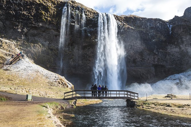 Private 2-Day Glacier Lagoon, Ice Cave and Northern Lights - Fjaðrárgljúfur is the day one stretch