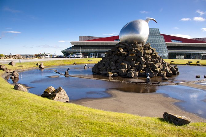 Private Airport Transfer between KEF Airport & Reykjavik - The arrival pickup, step by step