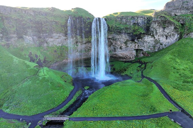Private Classic South Coast Tour - Seljalandsfoss and the water from Eyjafjallajokull