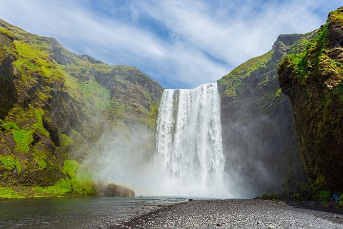 Private South Coast tour / Black Sand Beach, Waterfalls and more - Seljalandsfoss and Gljúfrabúi: two waterfalls, two moods
